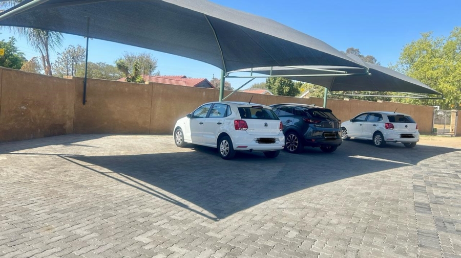 6 Bedroom Property for Sale in Protea Park North West